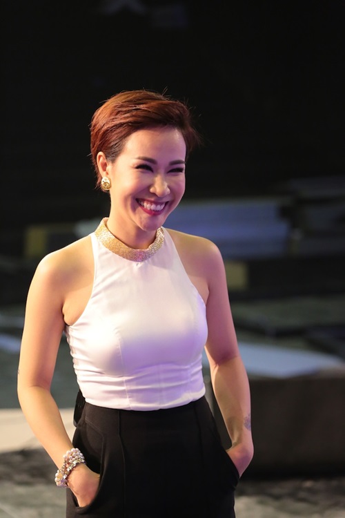 Uyên Linh nhiệt tình hướng dẫn 5 'hot boy' Vietnam Idol 2015 1